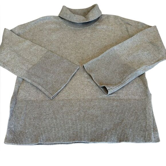 Banana Republic Wool Blend Turtleneck Sweater Boxy Oversized Beige Womens Small - Picture 5 of 10